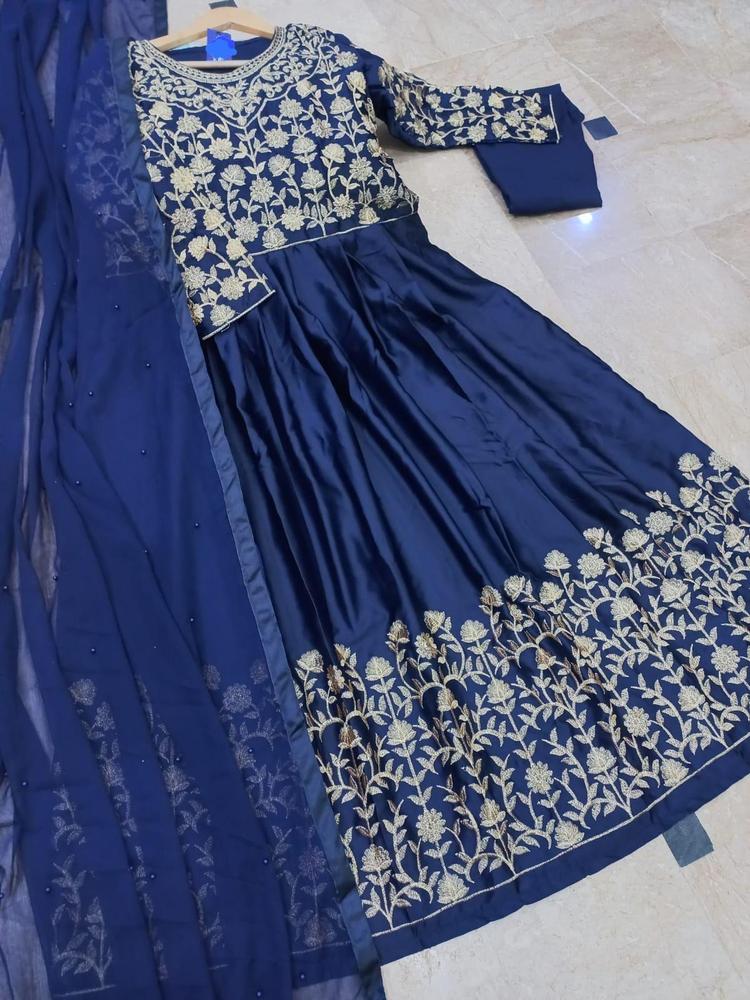 3 Pcs Women's Stitched Shamoz Silk Embroidered Maxi